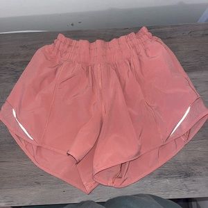 lululemon hotty hot shorts 4”